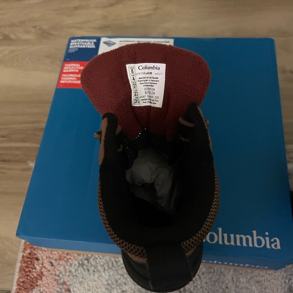 Columbia Waterproof ❄️Kids Brown and Black Boots - Picture 5 of 5